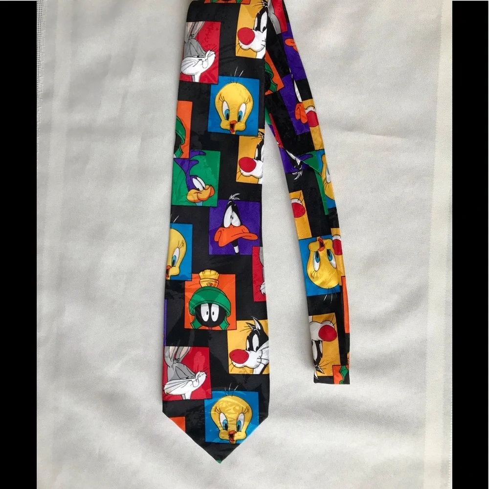 Looney Tunes Tie - Picture 3 of 5